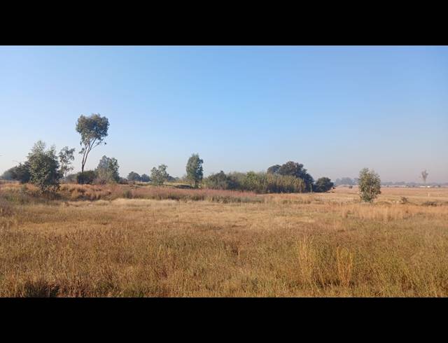 9,100M² VACANT LAND FOR SALE IN UNITAS PARK